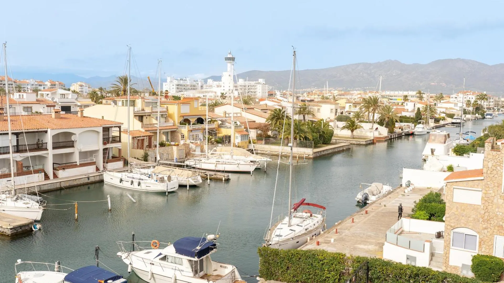 Elegante Estudio Frente Al Canal Con Terraza Ampuriabrava Apartamento