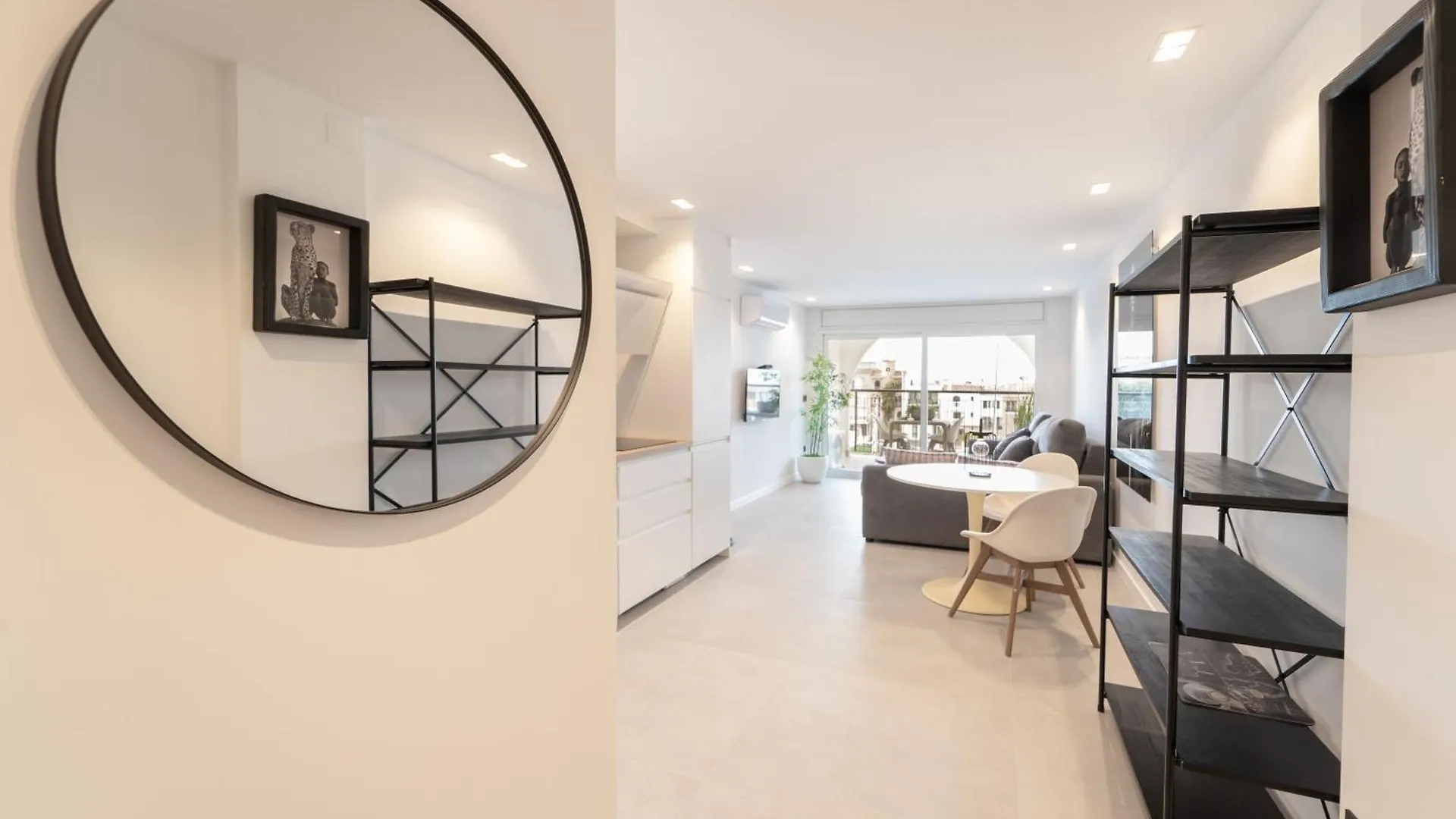 Appartement Elegante Estudio Frente Al Canal Con Terraza Empuriabrava Spanje