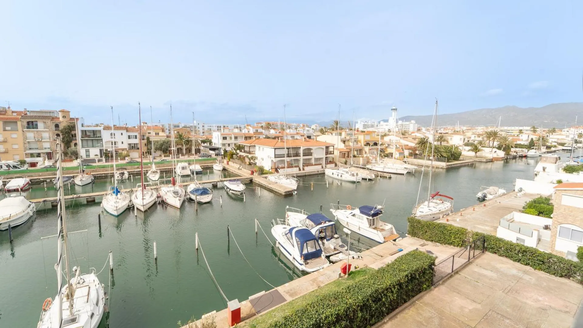 Appartement Elegante Estudio Frente Al Canal Con Terraza Empuriabrava